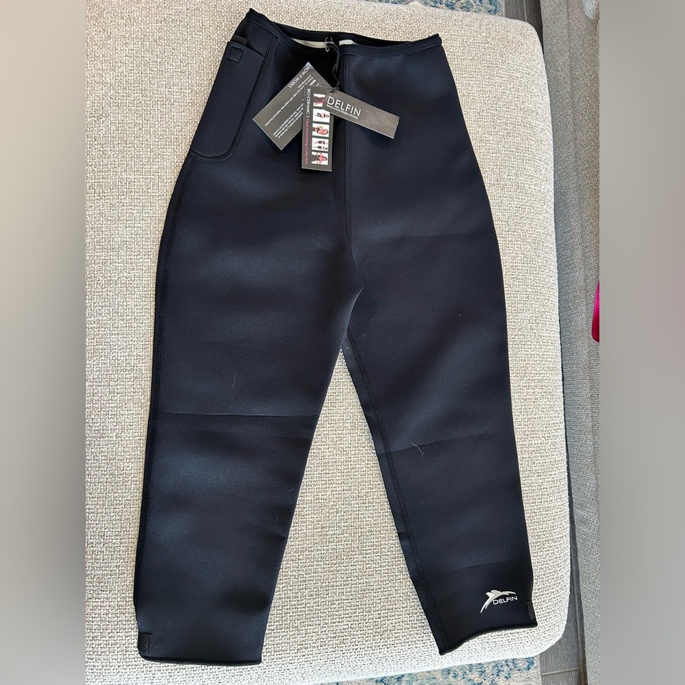 LOSE WEIGHT! Delfin Spa Women's Heat Maximizing Workout Capris Size M in Black